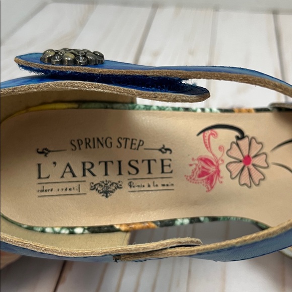 L’ARTISTE heels.Watercolor floral. 2.5” heel. Adjustable strap.Like new. Size 38 - Picture 10 of 12